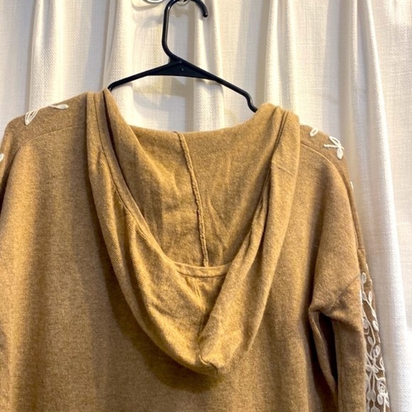 NWT RAIN + ROSE Brown Beige IVORY EMBROIDERED Polyester & Angora Sweater Sz S - Picture 7 of 8